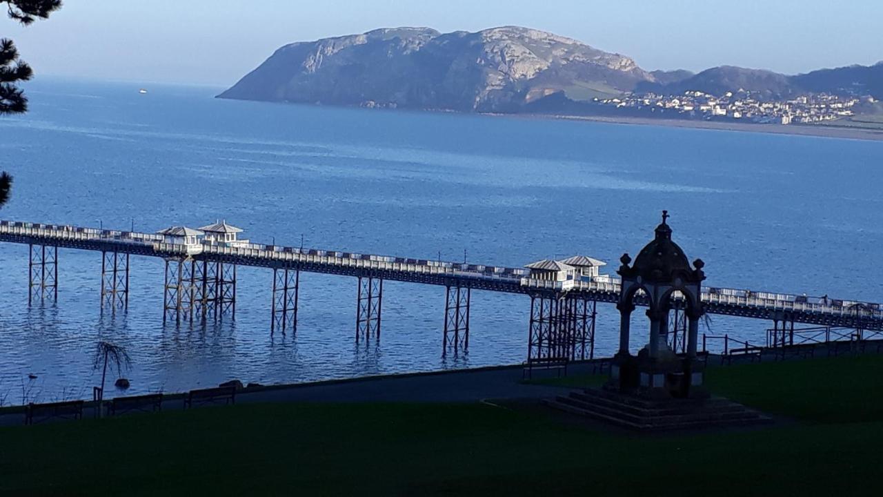 Branstone Guest House Llandudno Exterior photo